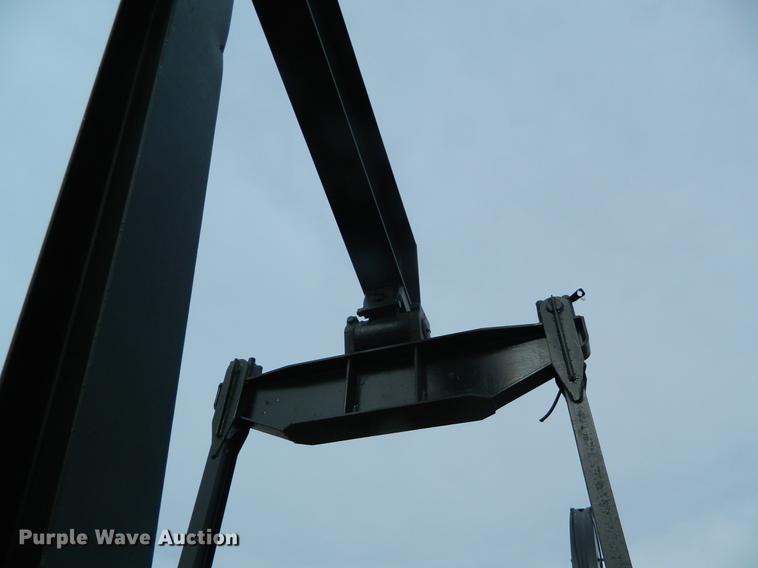 image for item DB6685 Lufkin 160 oil field pump jack