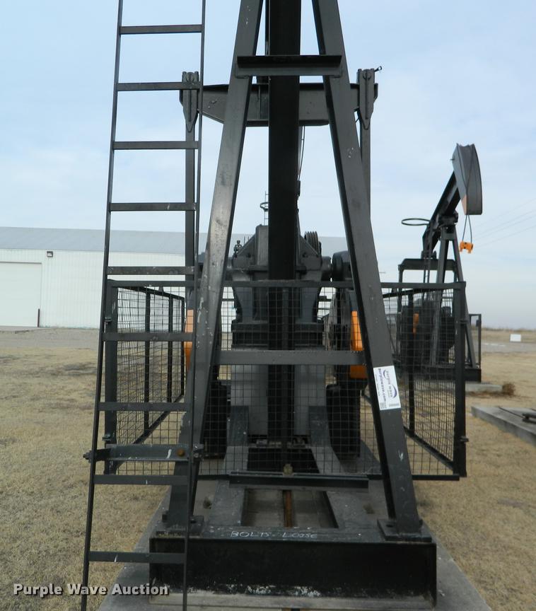 image for item DB6685 Lufkin 160 oil field pump jack