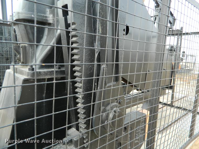 image for item DB6686 Lufkin 114 oil field pump jack