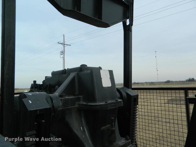 image for item DB6686 Lufkin 114 oil field pump jack
