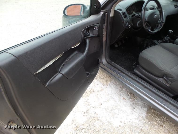 image for item DB9828 2005 Ford Focus