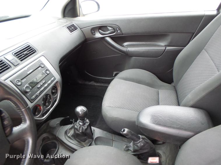 image for item DB9828 2005 Ford Focus