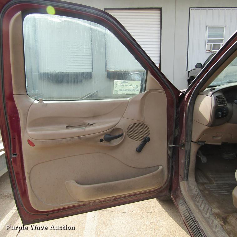 image for item DC0003 1998 Ford F150 pickup truck