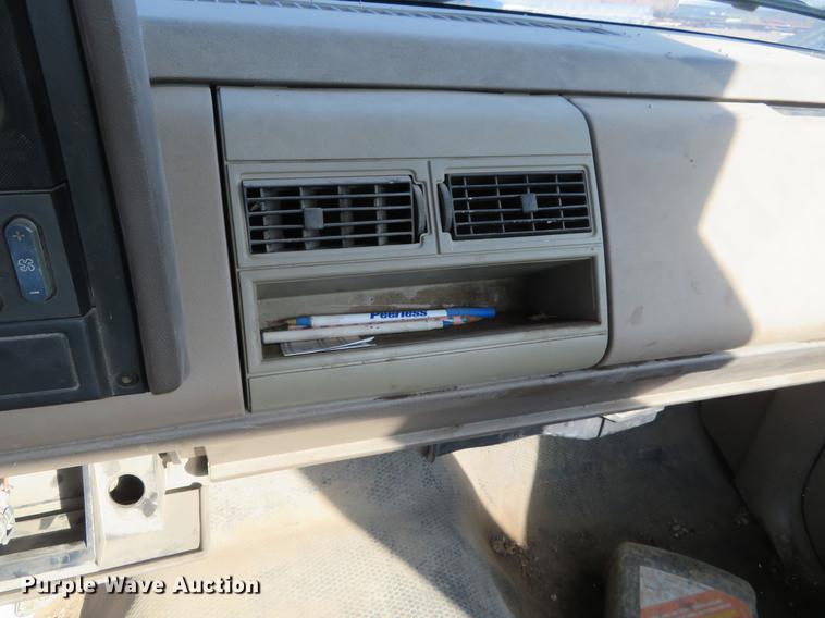 image for item DC0817 1990 Chevrolet 1500 pickup truck