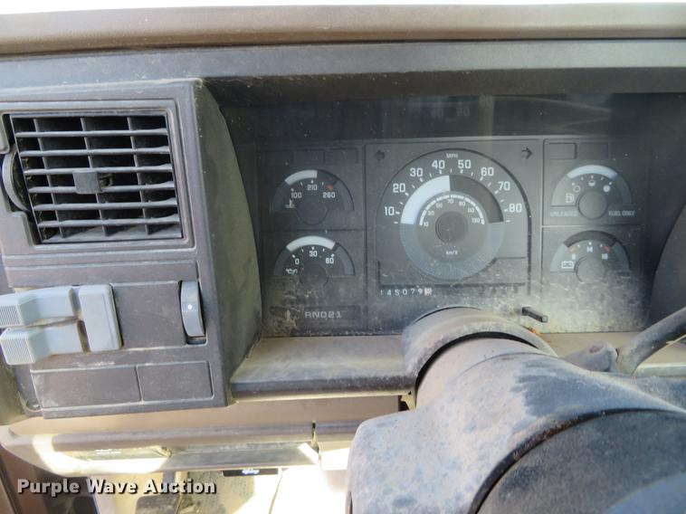 image for item DC0817 1990 Chevrolet 1500 pickup truck