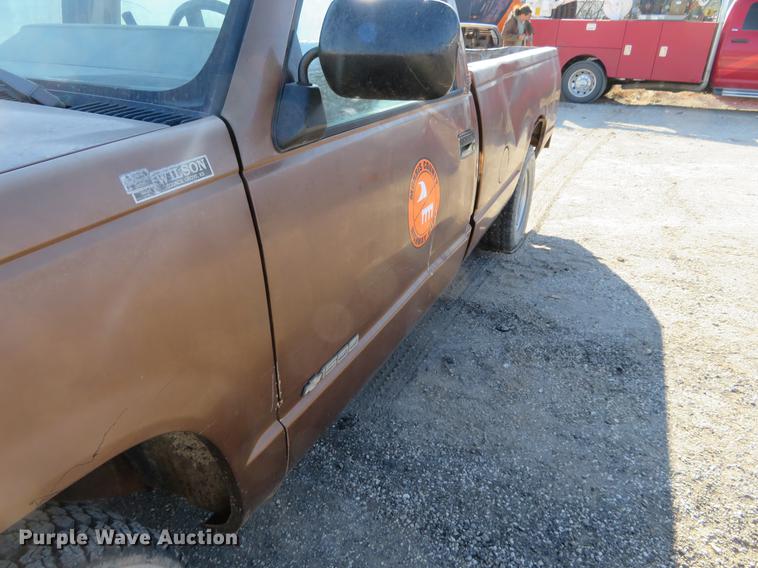 image for item DC0817 1990 Chevrolet 1500 pickup truck