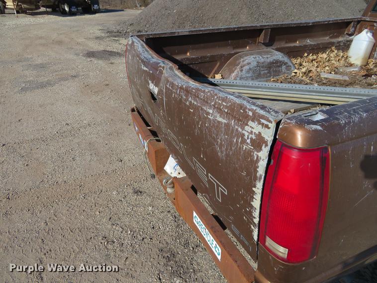 image for item DC0817 1990 Chevrolet 1500 pickup truck
