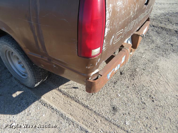 image for item DC0817 1990 Chevrolet 1500 pickup truck