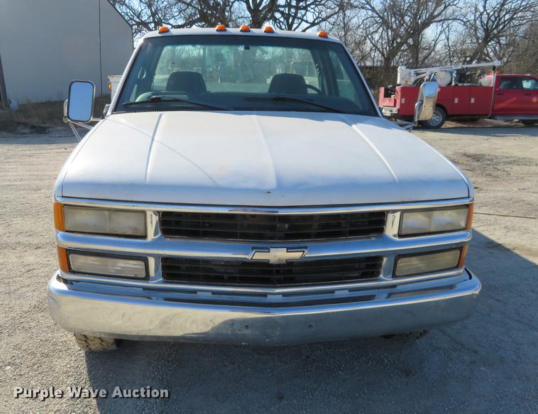 image for item DC0819 1998 Chevrolet 3500 Cheyenne utility bed truck