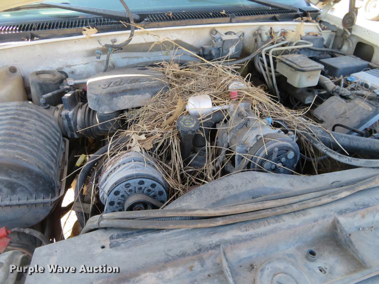 image for item DC0819 1998 Chevrolet 3500 Cheyenne utility bed truck