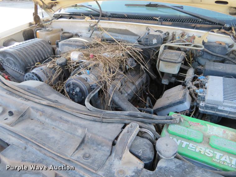 image for item DC0819 1998 Chevrolet 3500 Cheyenne utility bed truck