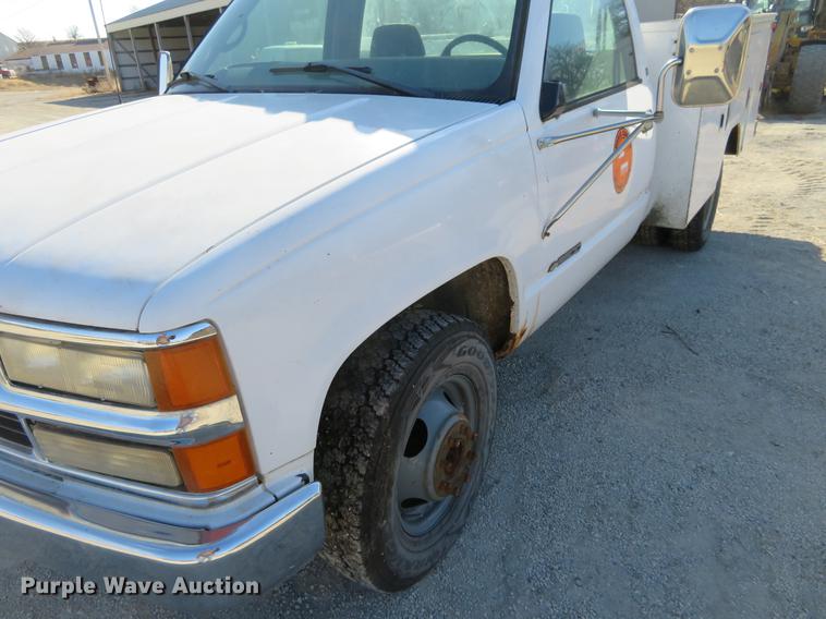 image for item DC0819 1998 Chevrolet 3500 Cheyenne utility bed truck