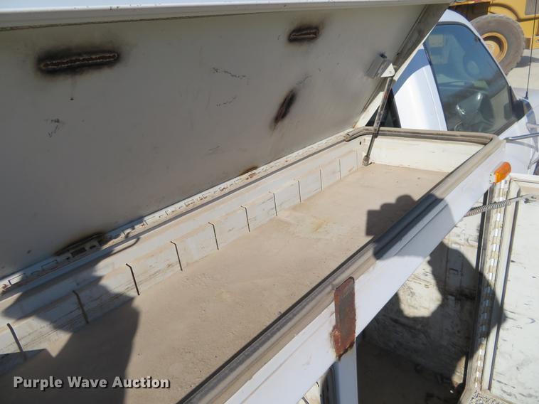 image for item DC0819 1998 Chevrolet 3500 Cheyenne utility bed truck