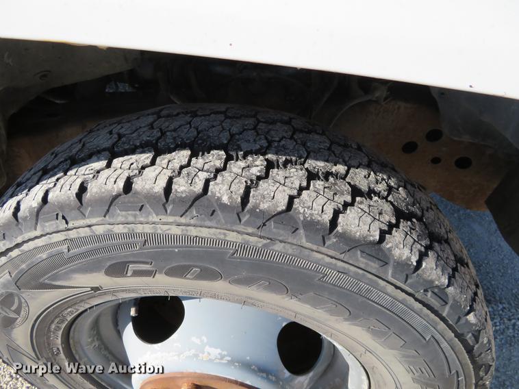 image for item DC0819 1998 Chevrolet 3500 Cheyenne utility bed truck