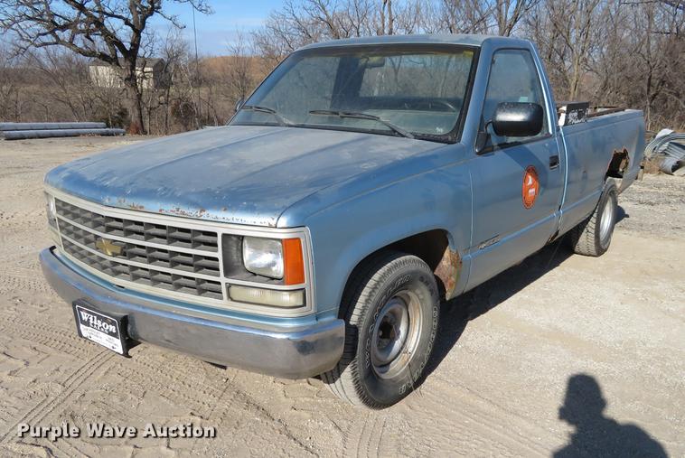 image for item DC0823 1991 Chevrolet 1500 pickup truck