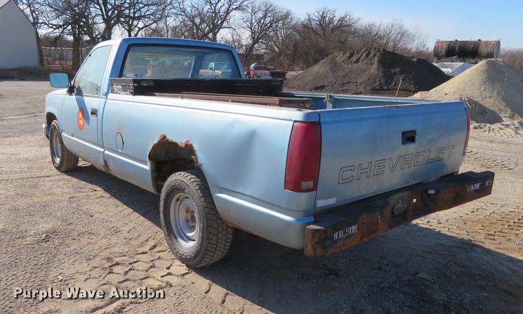 image for item DC0823 1991 Chevrolet 1500 pickup truck