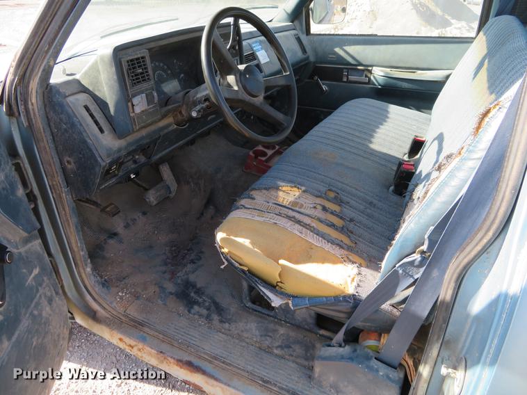 image for item DC0823 1991 Chevrolet 1500 pickup truck