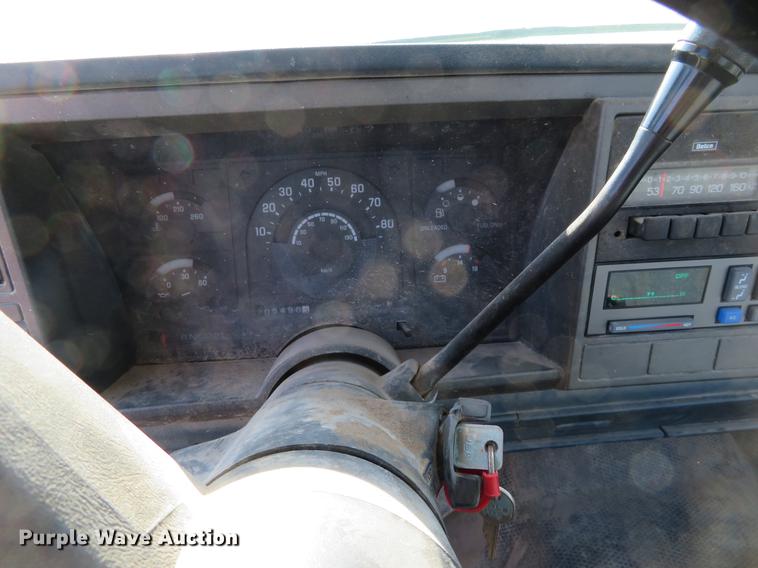 image for item DC0823 1991 Chevrolet 1500 pickup truck