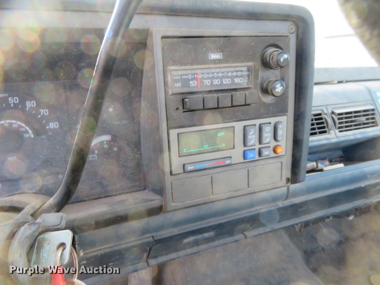 image for item DC0823 1991 Chevrolet 1500 pickup truck