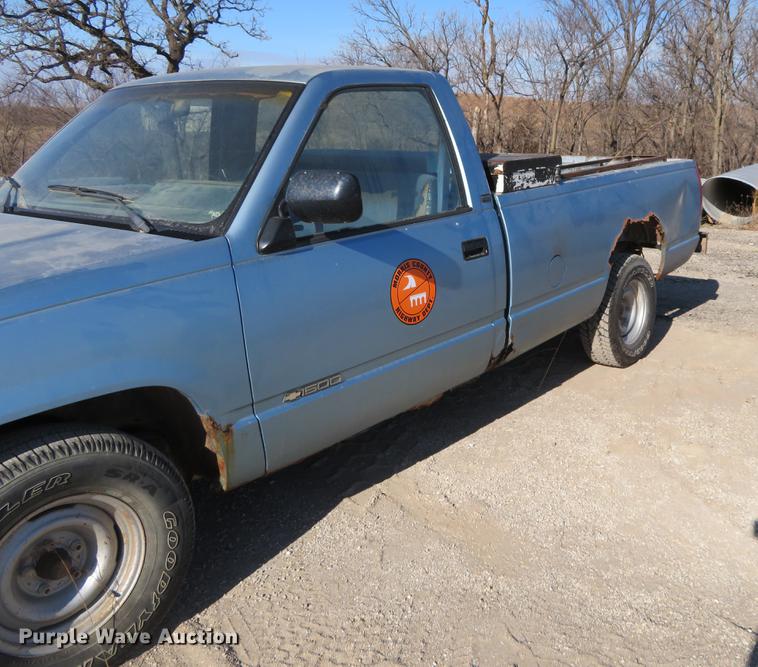 image for item DC0823 1991 Chevrolet 1500 pickup truck