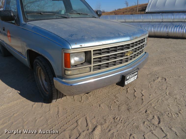 image for item DC0823 1991 Chevrolet 1500 pickup truck