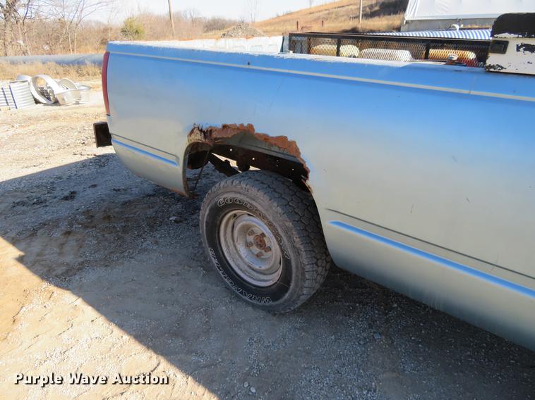 image for item DC0823 1991 Chevrolet 1500 pickup truck