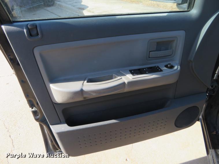 image for item DC0824 2007 Dodge Dakota pickup truck