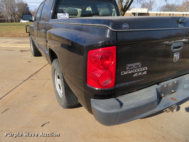image for item DC0824 2007 Dodge Dakota pickup truck