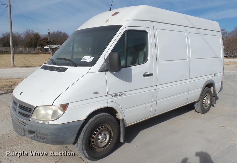 image for item DC1917 2003 Dodge Sprinter 2500 van