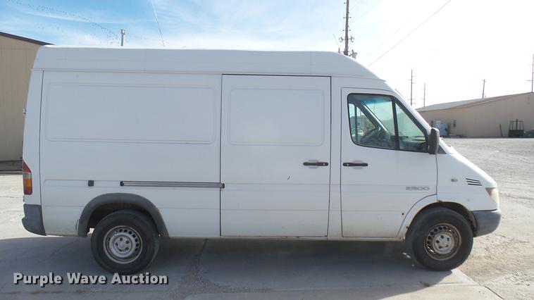 image for item DC1917 2003 Dodge Sprinter 2500 van