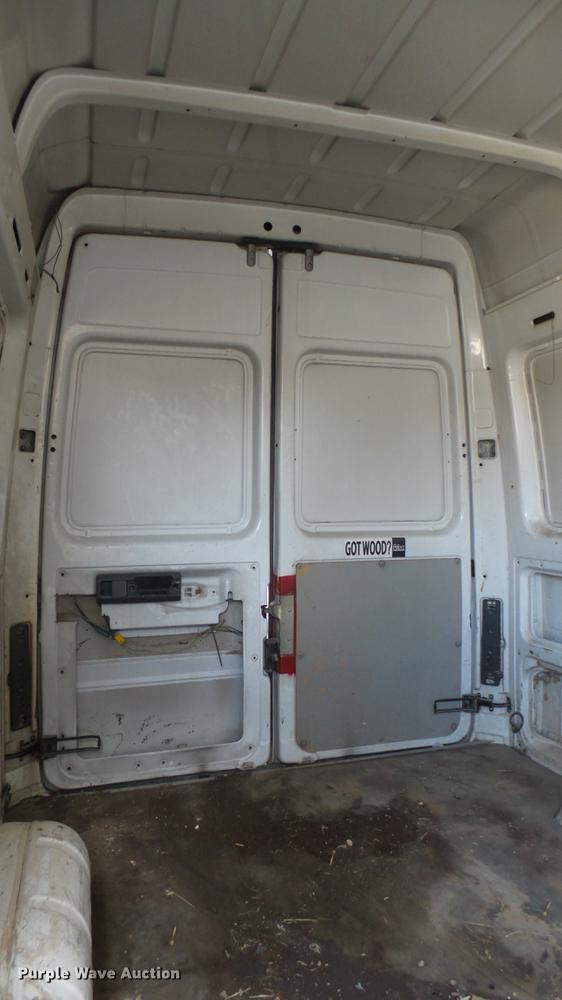 image for item DC1917 2003 Dodge Sprinter 2500 van