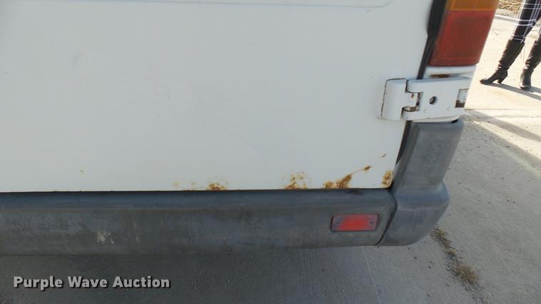 image for item DC1917 2003 Dodge Sprinter 2500 van