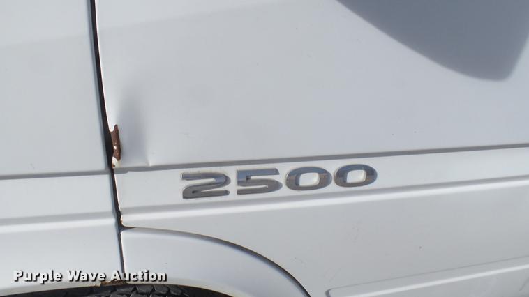 image for item DC1917 2003 Dodge Sprinter 2500 van