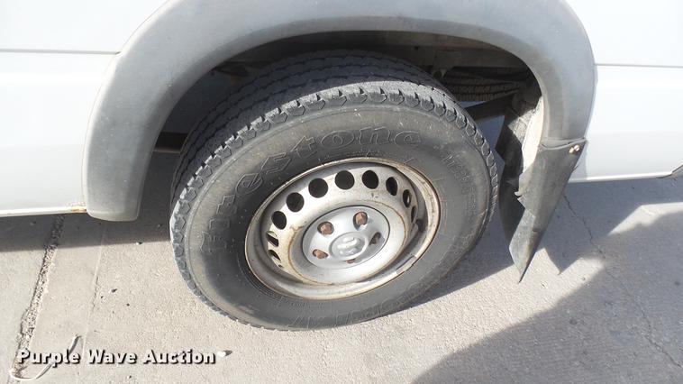 image for item DC1917 2003 Dodge Sprinter 2500 van