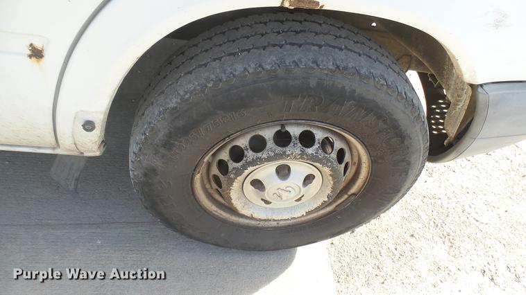 image for item DC1917 2003 Dodge Sprinter 2500 van