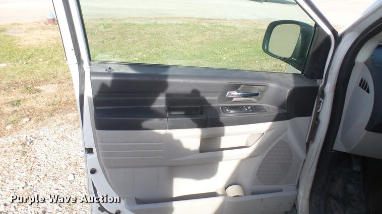 image for item DC1927 2008 Dodge Grand Caravan van