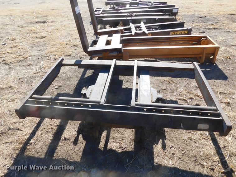 image for item DC8436 Approximately 7 forklift masts