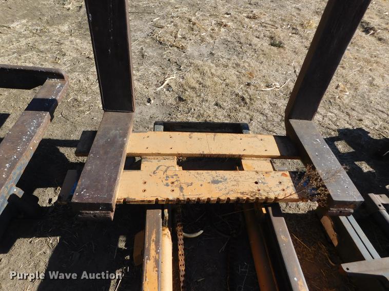 image for item DC8436 Approximately 7 forklift masts