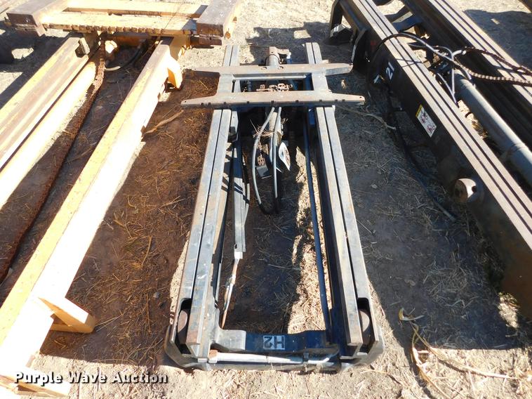 image for item DC8436 Approximately 7 forklift masts