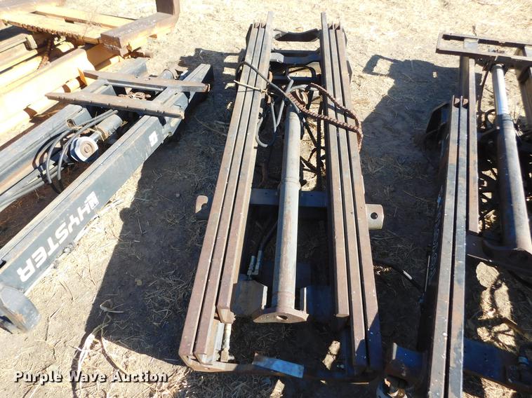 image for item DC8436 Approximately 7 forklift masts