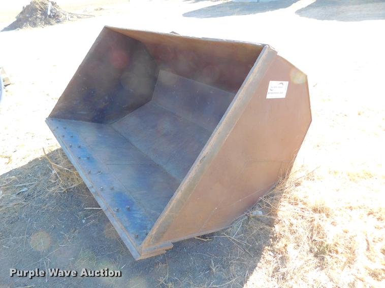 image for item DC8444 90" loader bucket