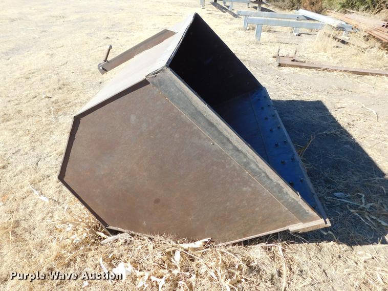 image for item DC8444 90" loader bucket