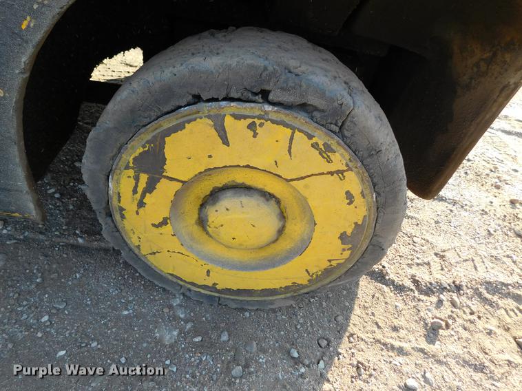 image for item DC8449 Hyster forklift