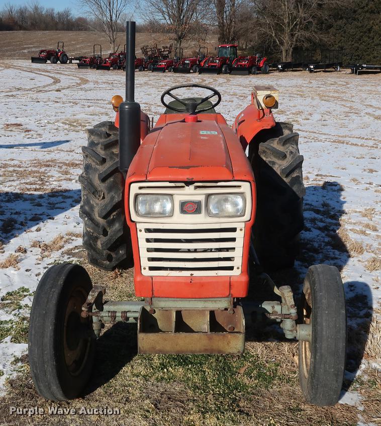 image for item DD9534 Yanmar YM3000 tractor