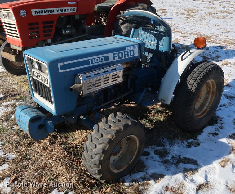image for item DD9535 Ford 1100 MFWD tractor