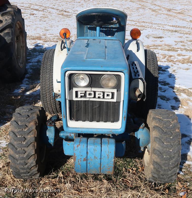 image for item DD9535 Ford 1100 MFWD tractor