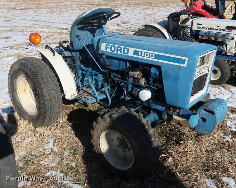image for item DD9535 Ford 1100 MFWD tractor