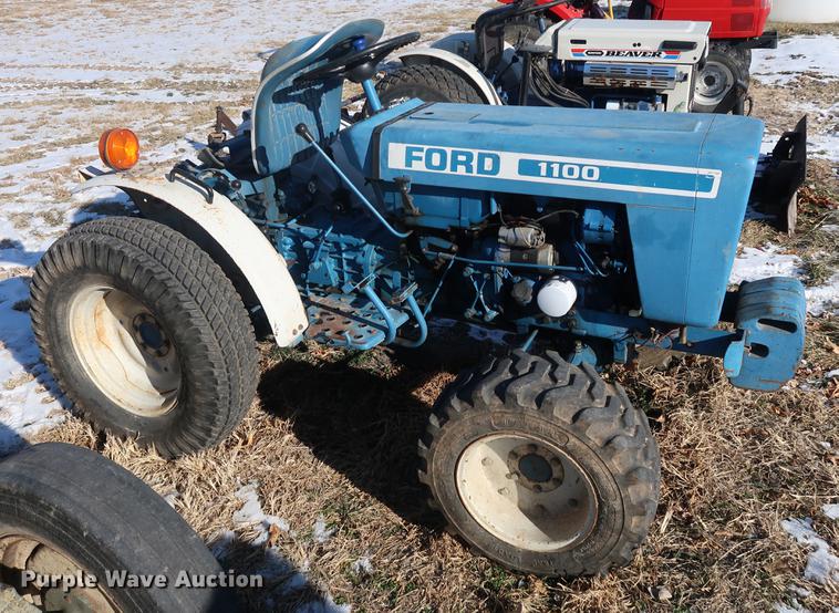 image for item DD9535 Ford 1100 MFWD tractor