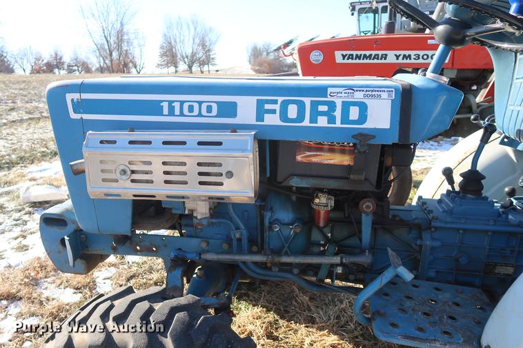 image for item DD9535 Ford 1100 MFWD tractor