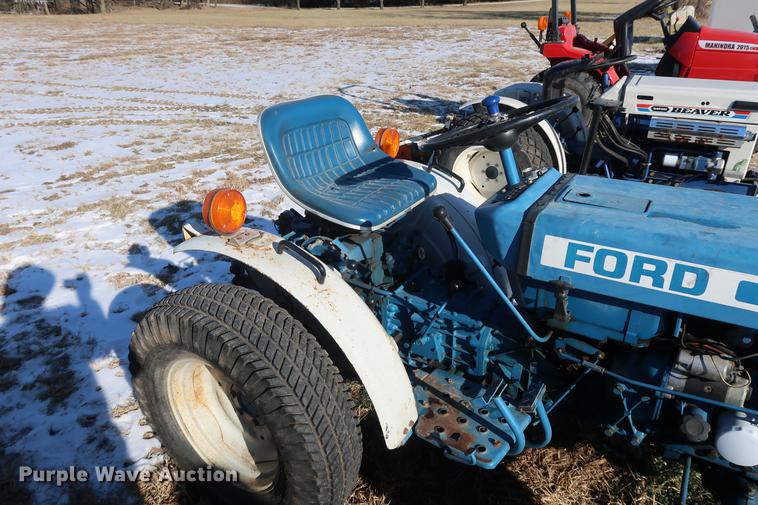 image for item DD9535 Ford 1100 MFWD tractor